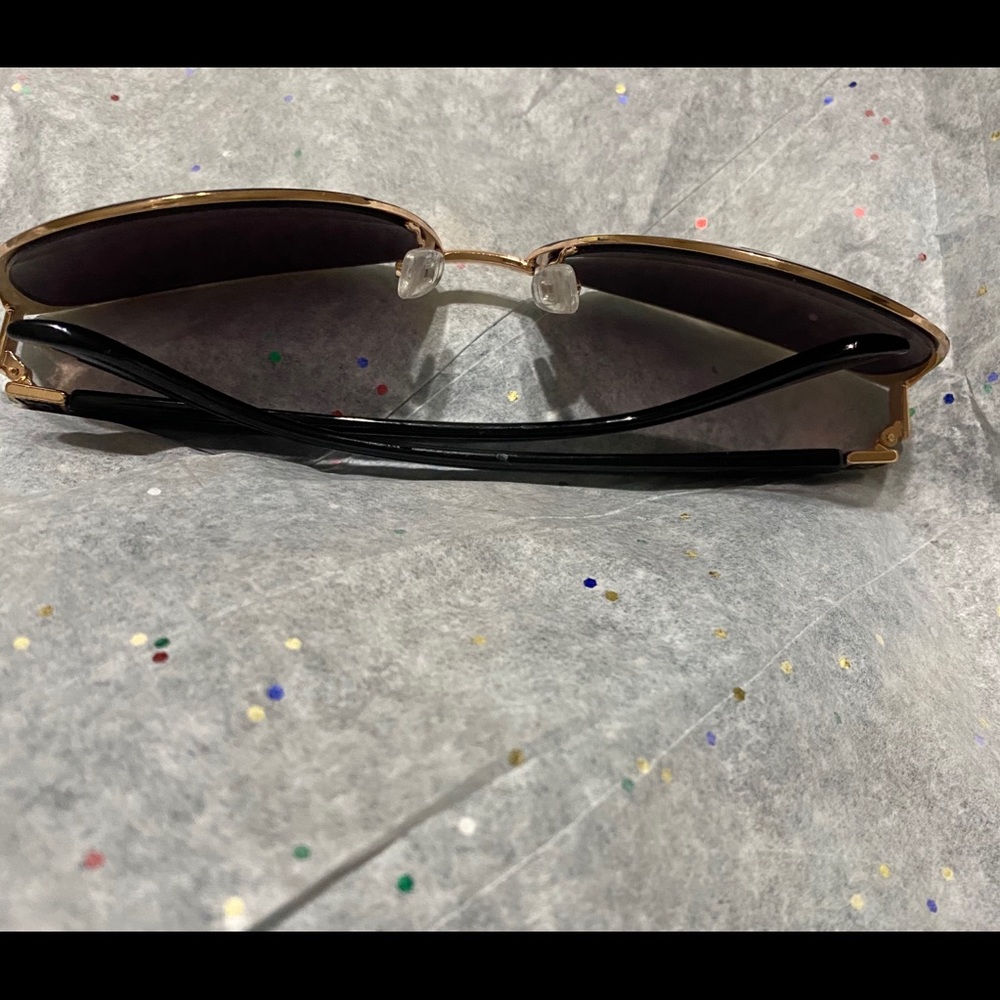 New sunglasses - Picture 3 of 6